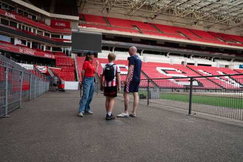 PSV tour Lotzof